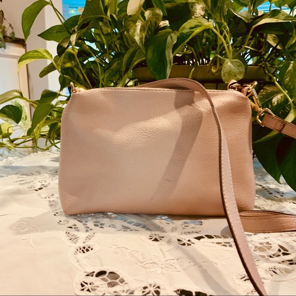 SOLD Steve Madden Crossbody bag - Picture 2 of 9